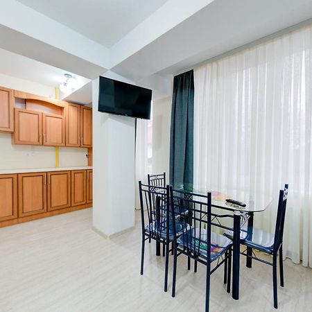 Catherine Hotel Chisinau Ngoại thất bức ảnh