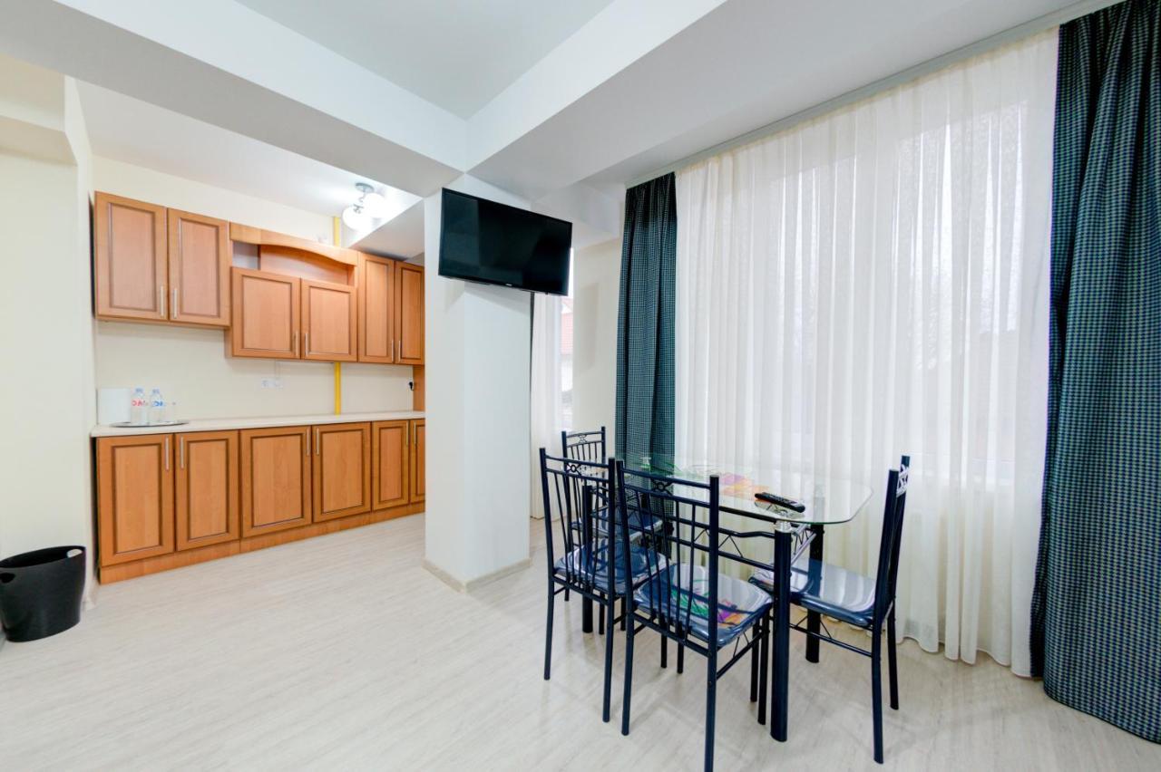 Catherine Hotel Chisinau Ngoại thất bức ảnh