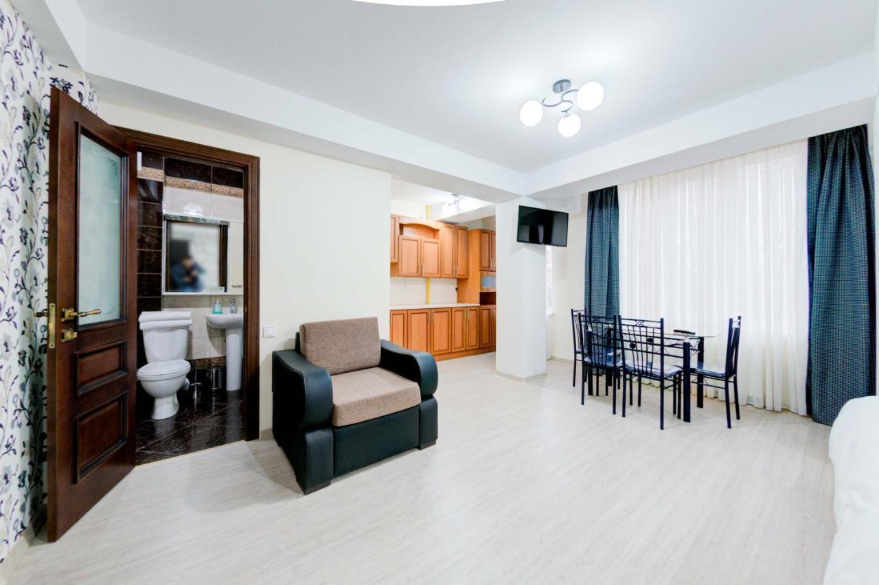 Catherine Hotel Chisinau Ngoại thất bức ảnh